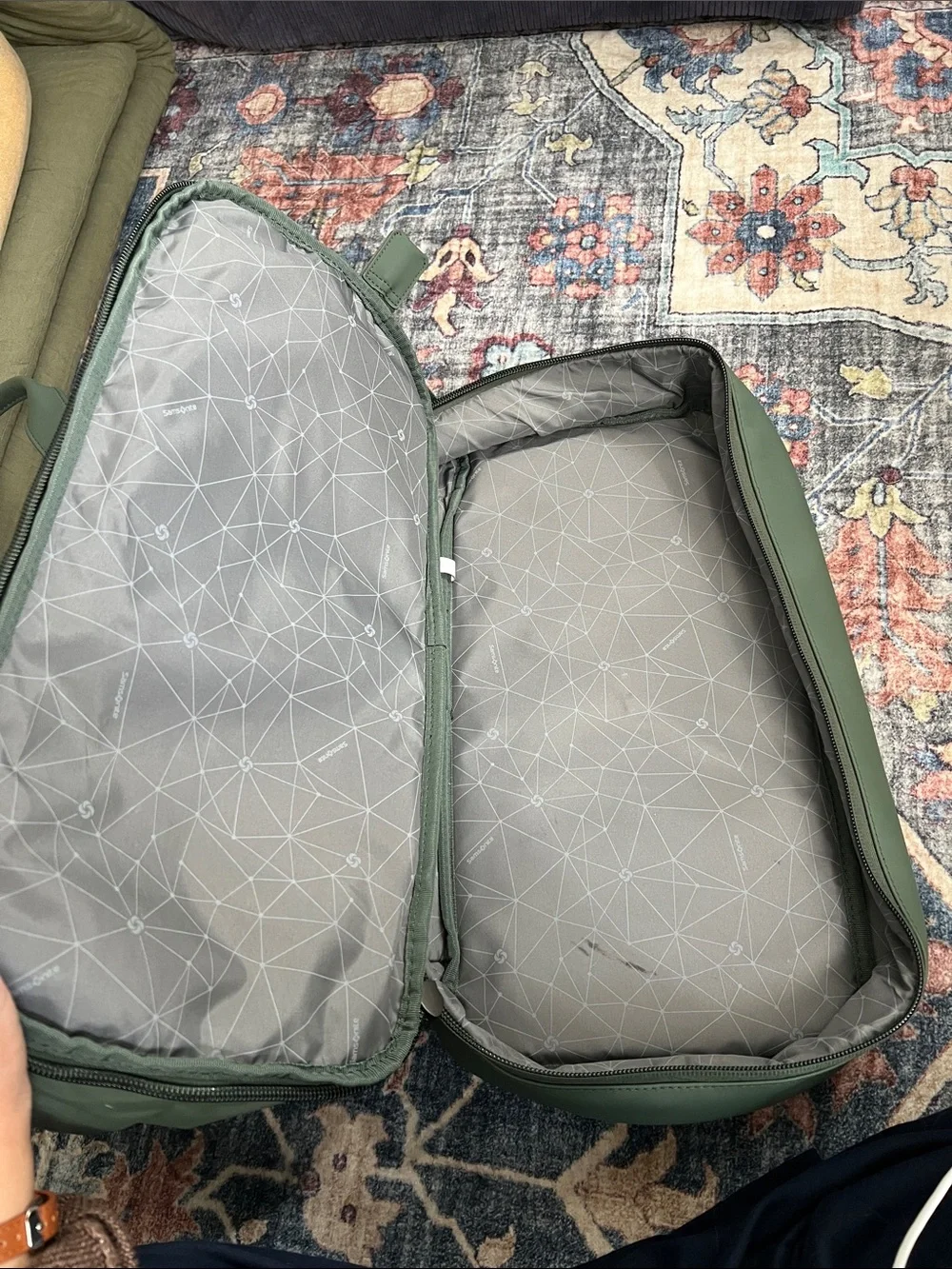 Samsonite duffel olive